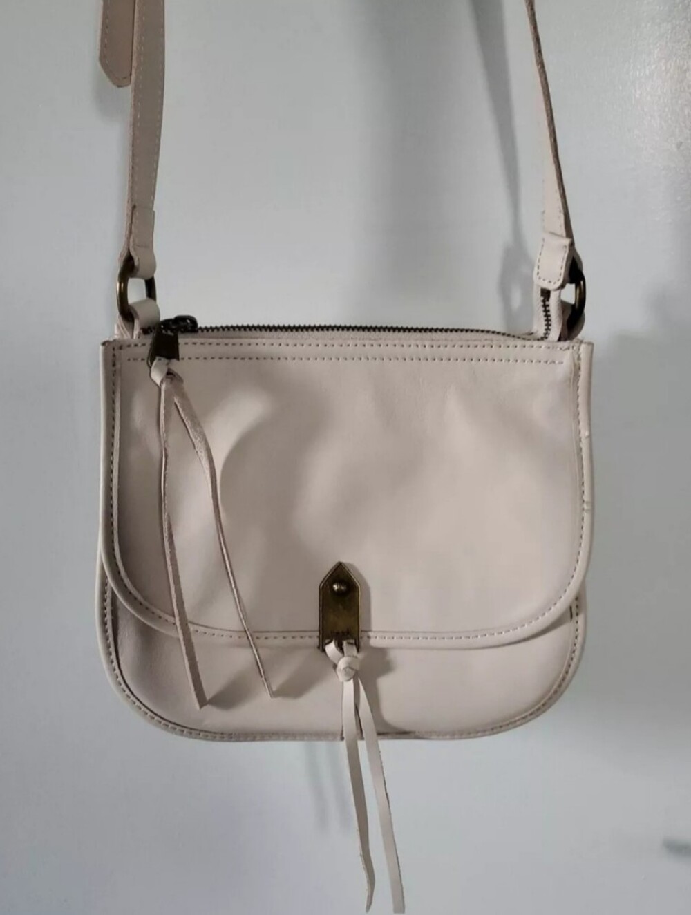 The Sak Saddle Crossbody Handbag In Cream New No Tags